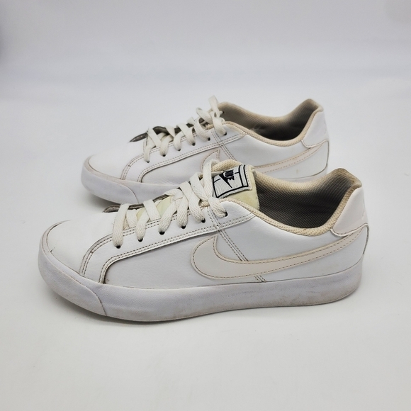 Nike Shoes Women 8 Court Royale Sneakers White A02810-102 Low Top Leather 2019 - Picture 9 of 12